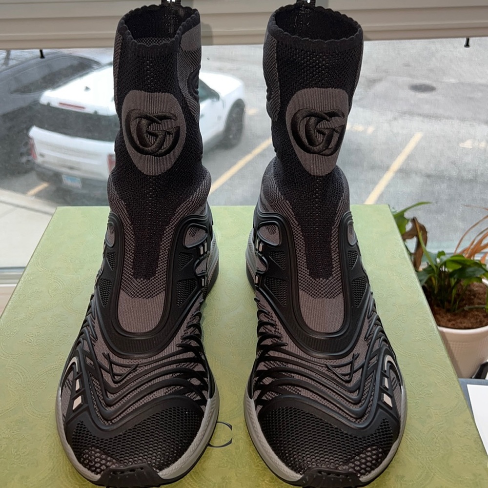Gucci Bootie Rubber ON GG- Gucci men size 7, Fits US Men size 8.